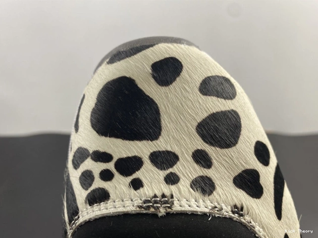 Kick Theory INSTINCT AR0715-010 ANIMAL JORDAN 11 AIR 0723